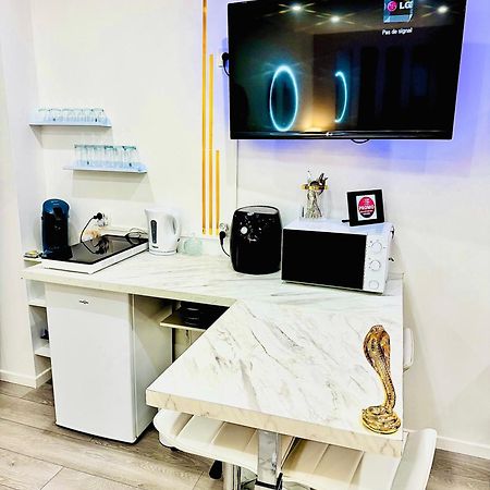 Worldroom Chambre Privee Avec Espace Commun Perpignan Exterior photo