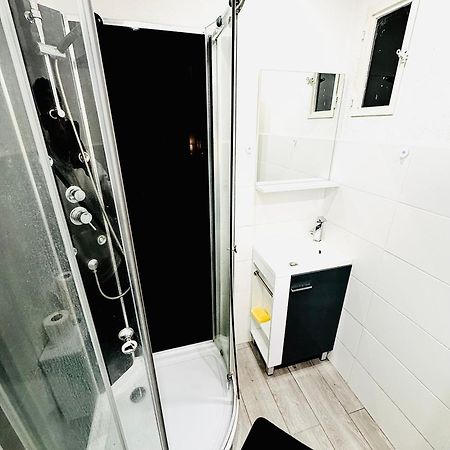 Worldroom Chambre Privee Avec Espace Commun Perpignan Exterior photo