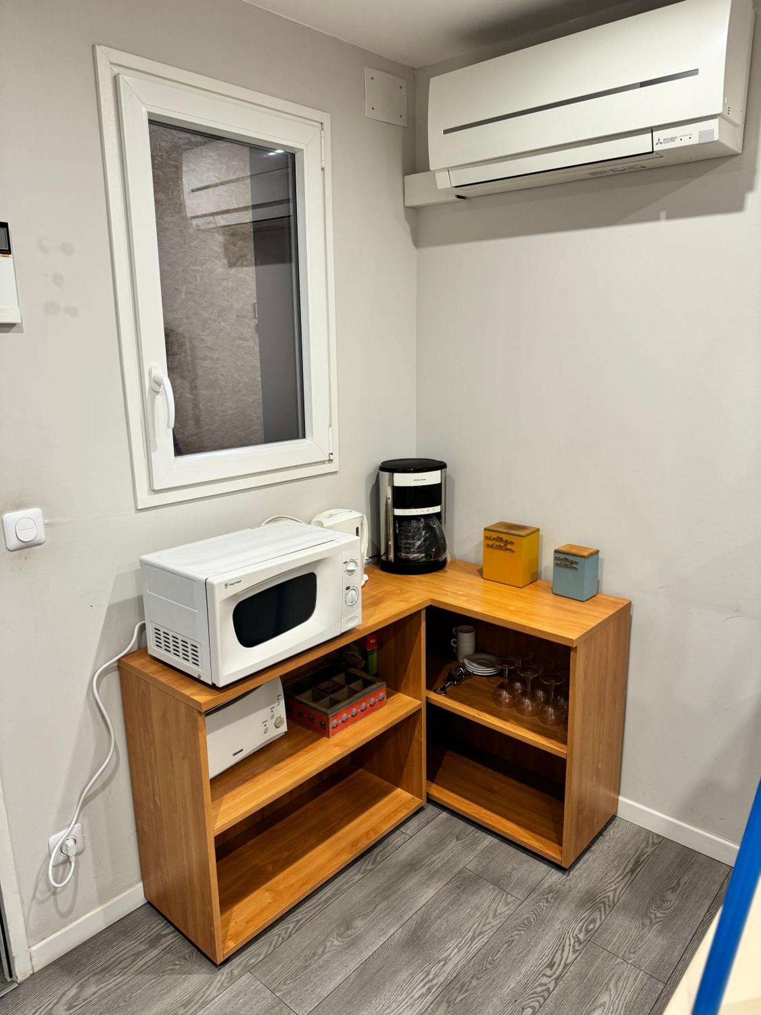 Worldroom Chambre Privee Avec Espace Commun Perpignan Room photo