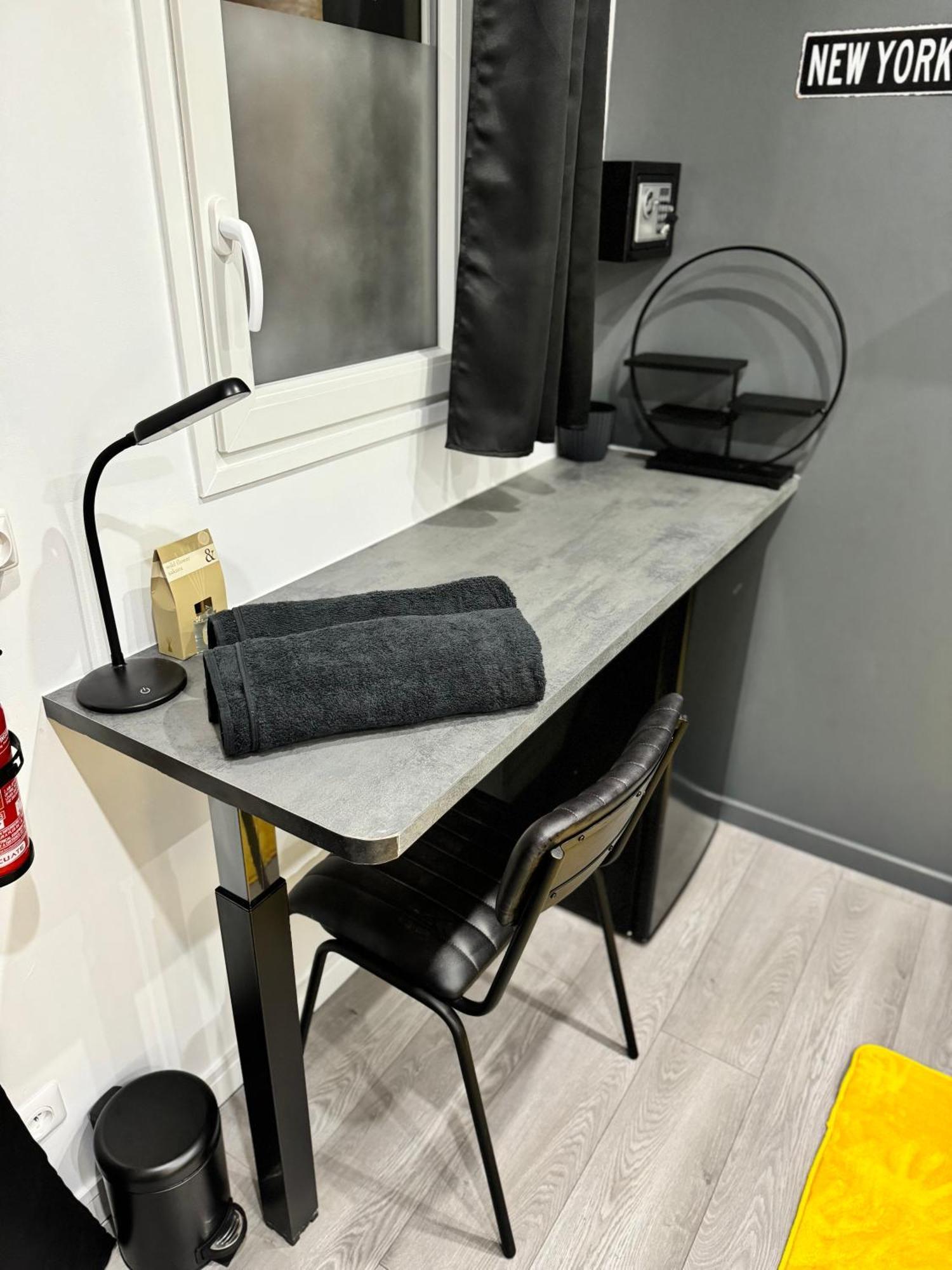 Worldroom Chambre Privee Avec Espace Commun Perpignan Exterior photo
