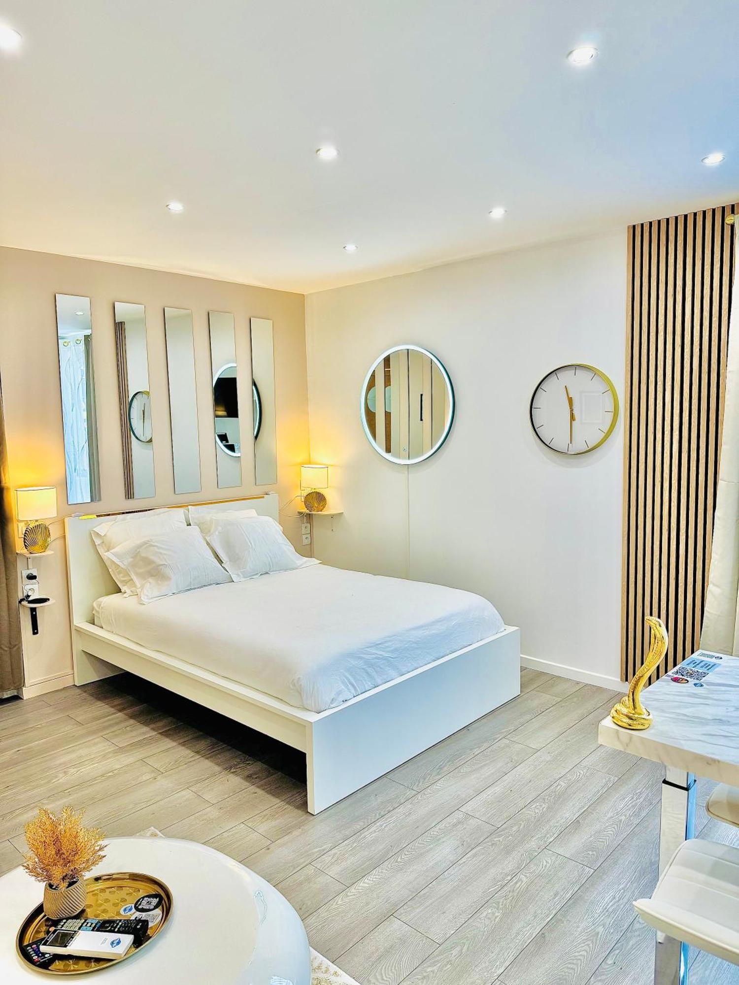 Worldroom Chambre Privee Avec Espace Commun Perpignan Exterior photo